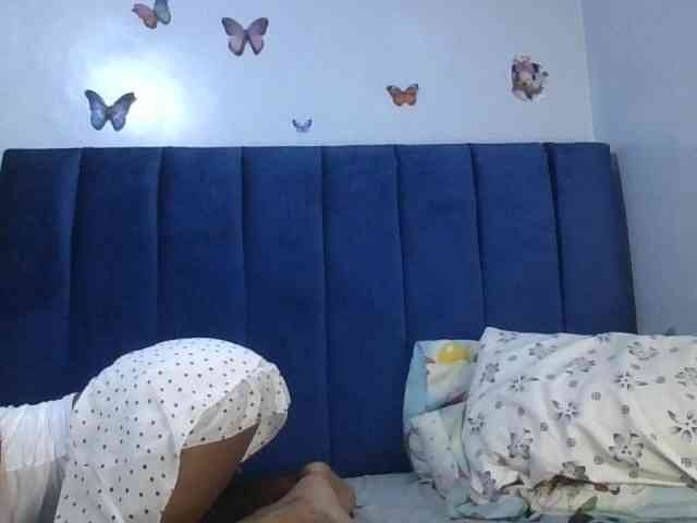 PrettyBambi webcam