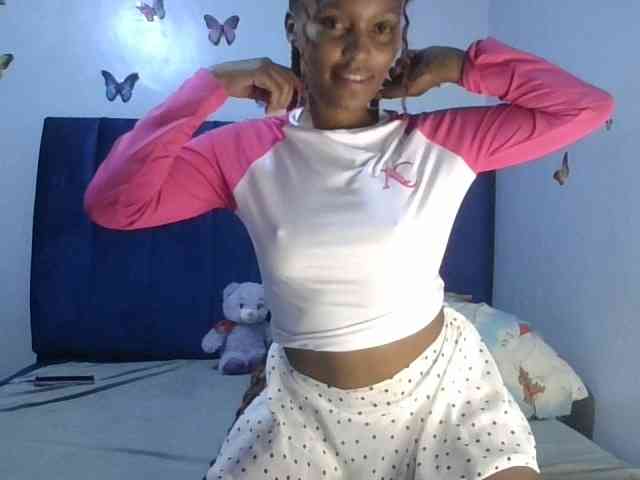 PrettyBambi webcam