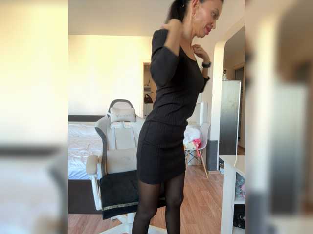 AdrienneBourget live cam on BongaCams