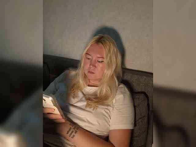 AliceVictory webcam