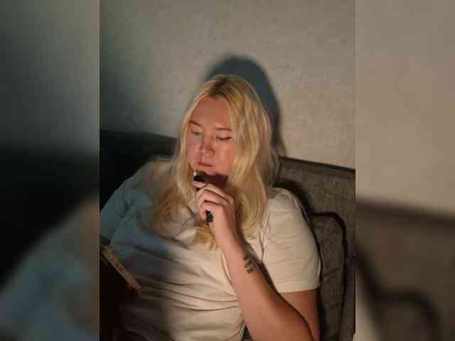 AliceVictory webcam