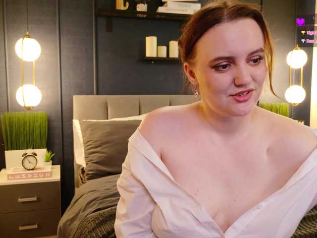 Chat with LelaRyann live cam