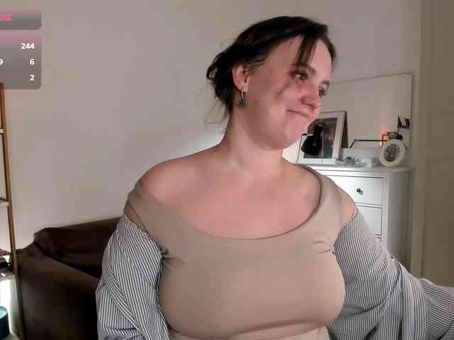 LelaRyann webcam