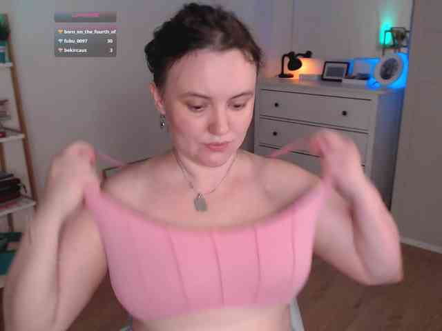 Lelaryann's live stream