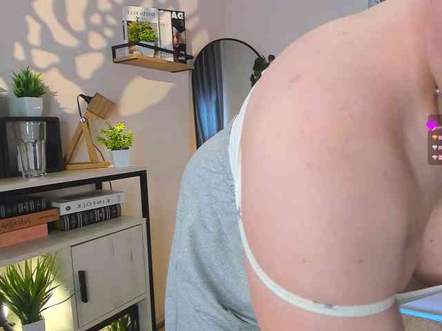 LelaRyann webcam