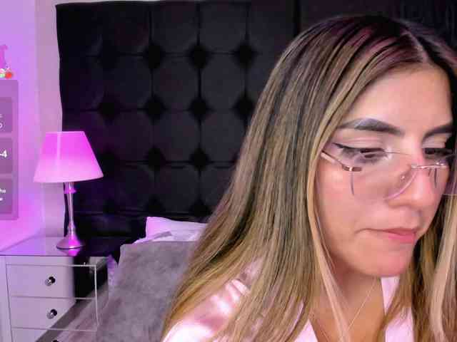 ElizHarper webcam