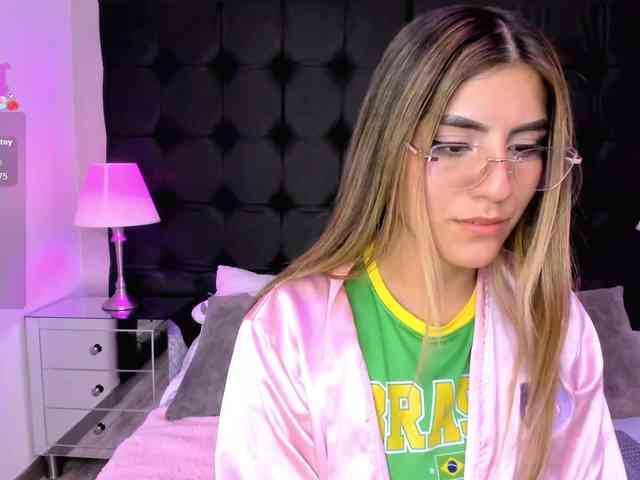 ElizHarper webcam