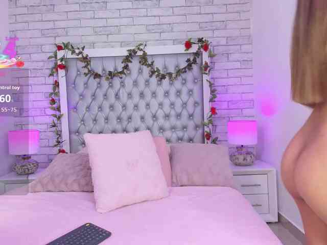 ElizHarper webcam