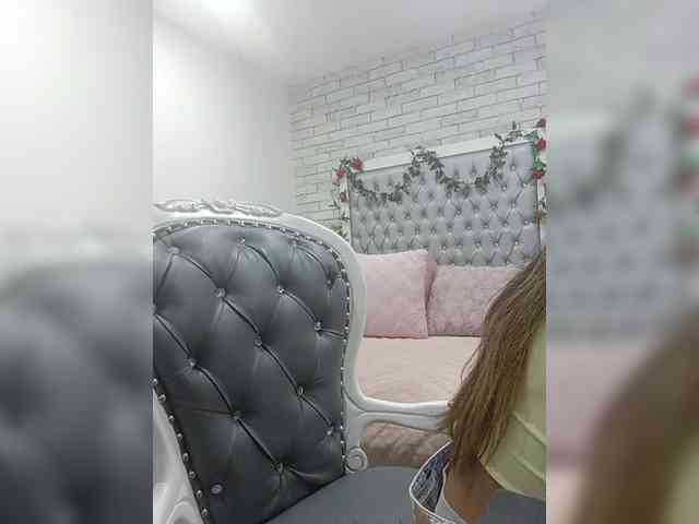 ElizHarper webcam