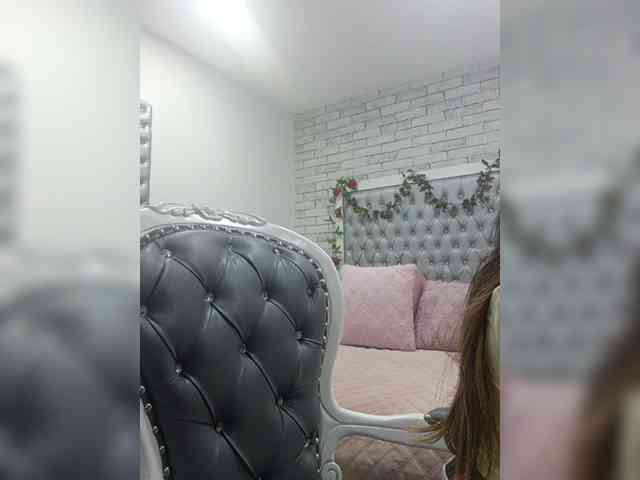 ElizHarper webcam