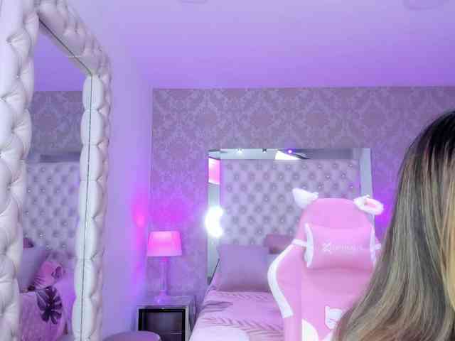 ElizHarper webcam