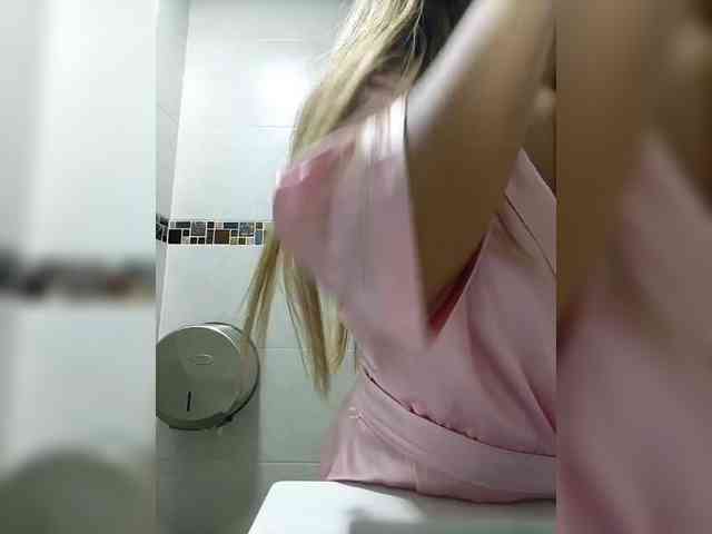 ElizHarper webcam