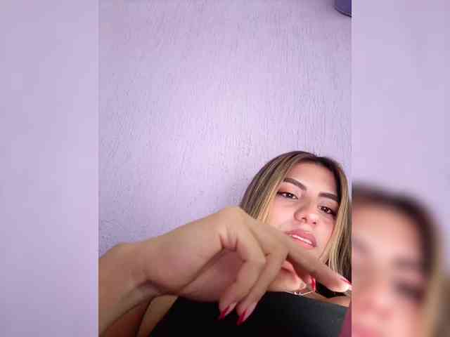 ElizHarper webcam