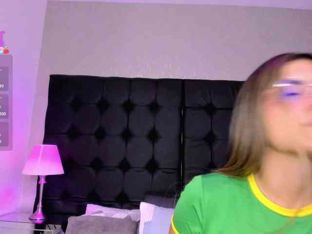 ElizHarper webcam
