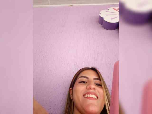 ElizHarper webcam