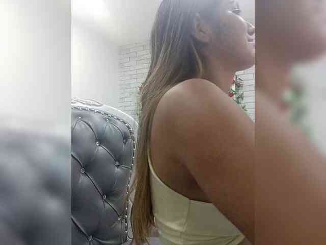 ElizHarper webcam