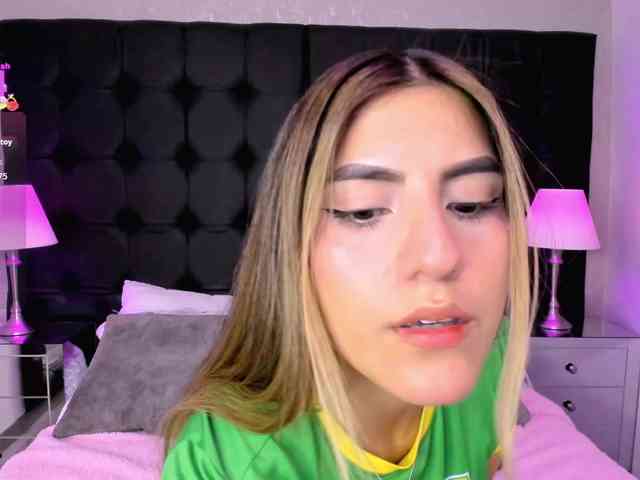 ElizHarper webcam