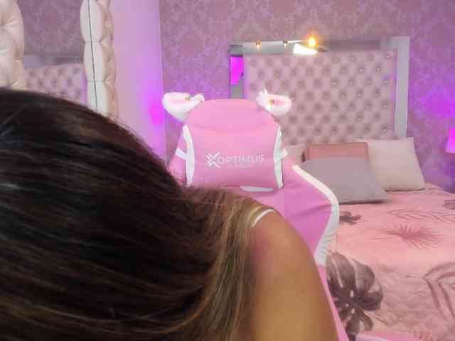 ElizHarper webcam
