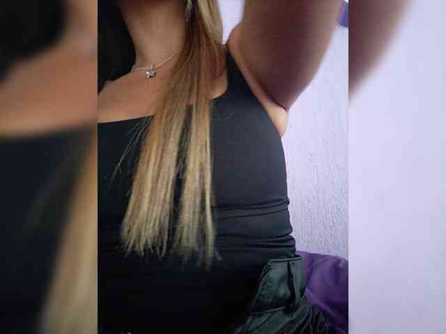 ElizHarper webcam