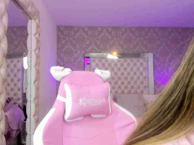 ElizHarper webcam