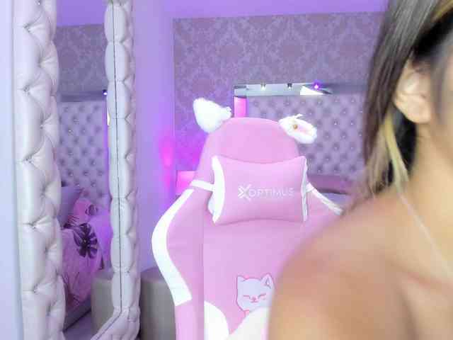ElizHarper webcam