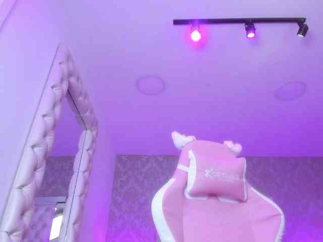 ElizHarper webcam