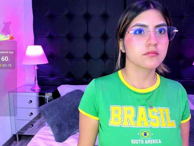 ElizHarper webcam