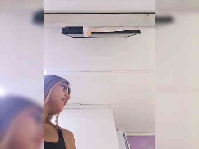 ElizHarper webcam