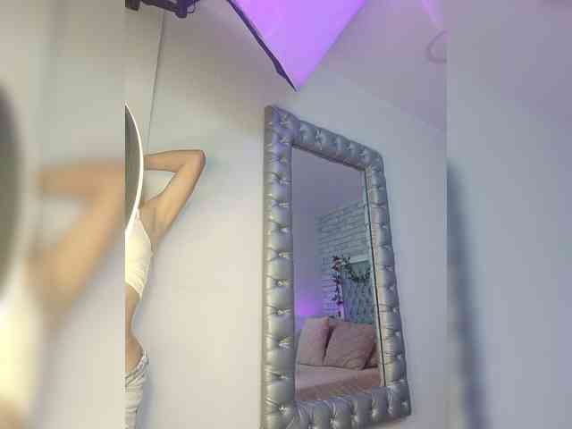 ElizHarper webcam