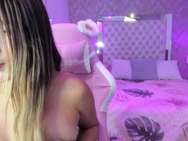 ElizHarper webcam