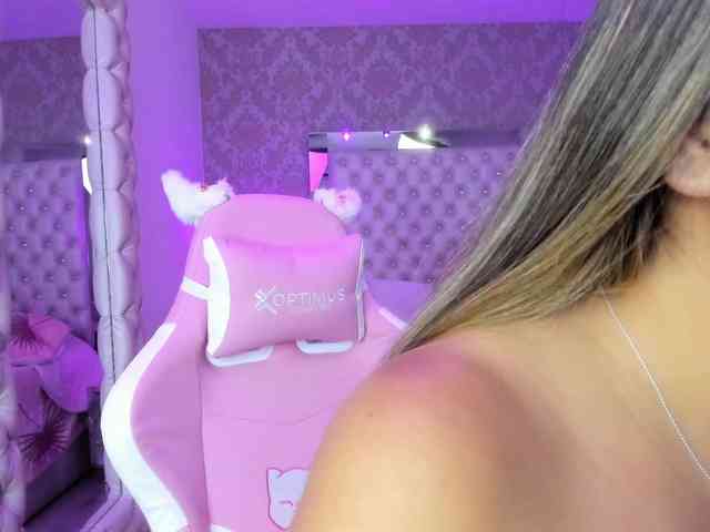 ElizHarper webcam