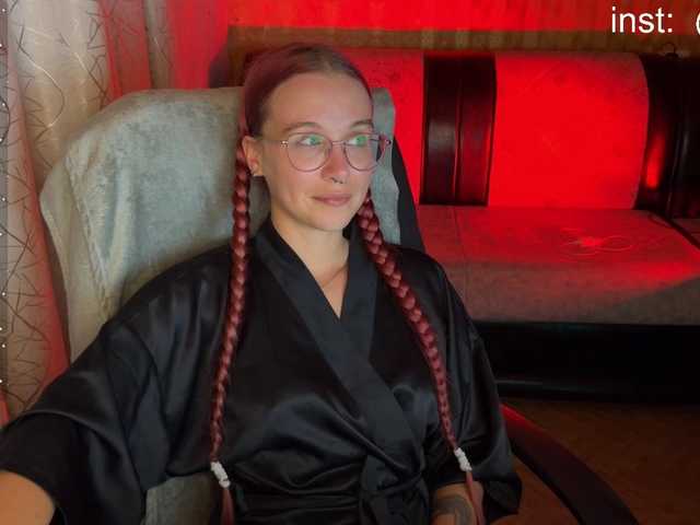 Kushina live webcam show