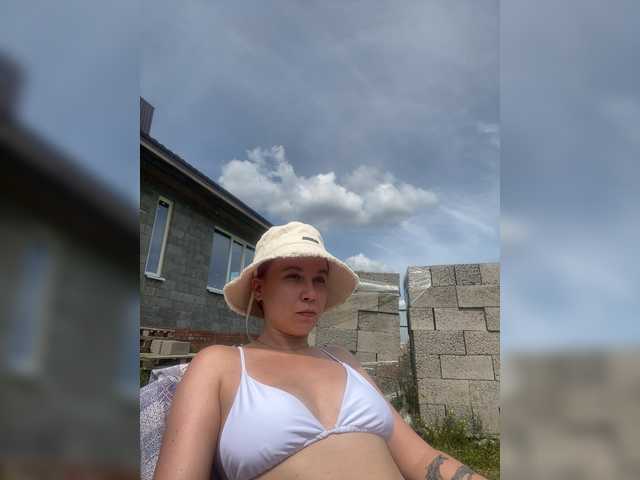 adrenalinse live cam on BongaCams