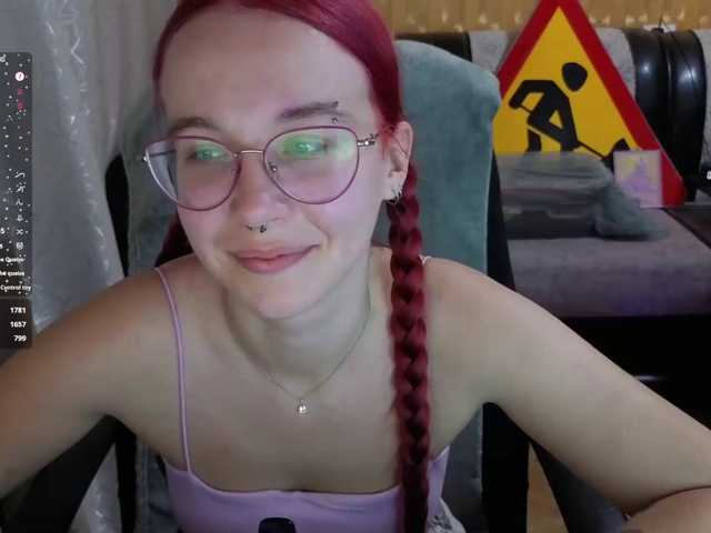 le modèle Kushina est en webcam porno dans un show sur le site bongacams, il possède les tags suivants: White/Caucasian,Redhead,Shaved