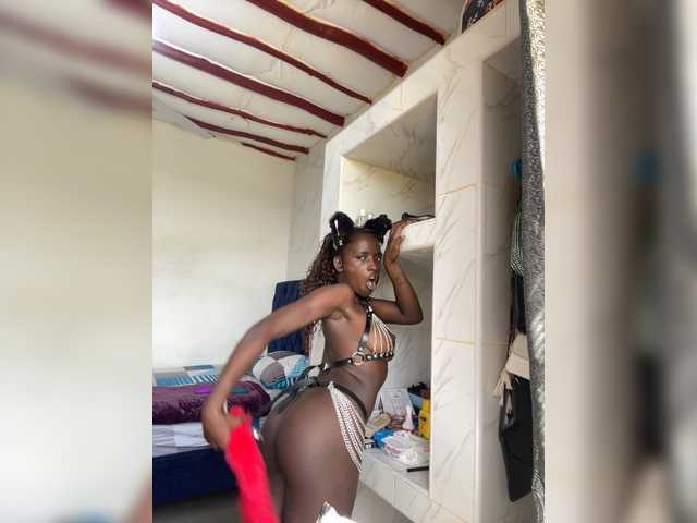 Candystar1 live cam on BongaCams