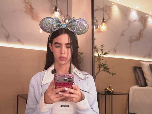 SolAvelar live cam on BongaCams