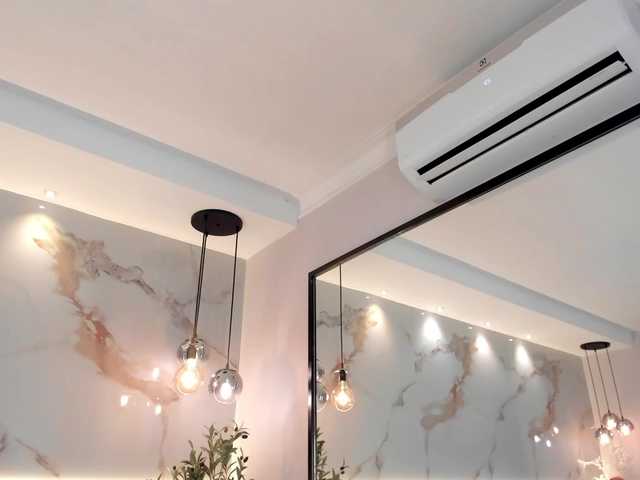 SolAvelar's BongaCams show and profile