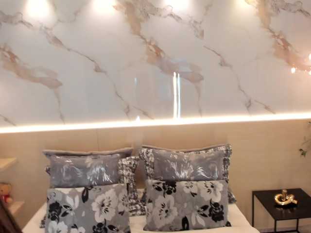 SolAvelar's BongaCams show and profile