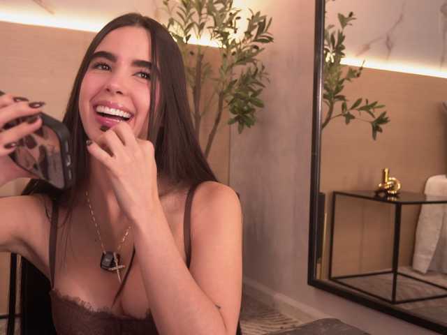 SolAvelar live cam on BongaCams