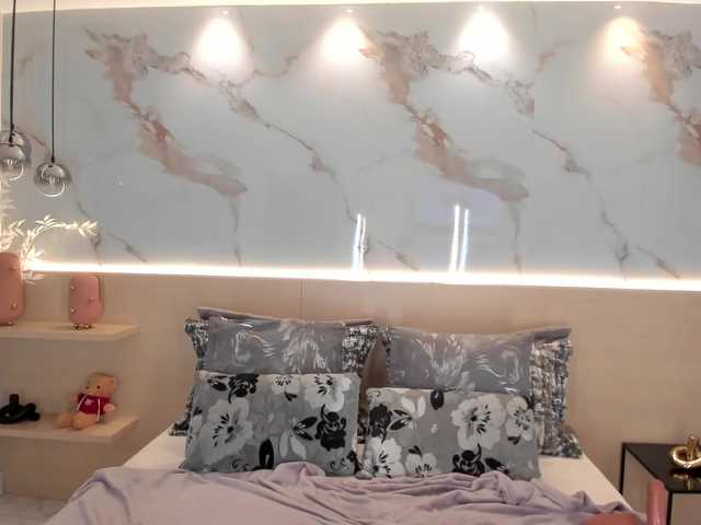 SolAvelar's BongaCams show and profile