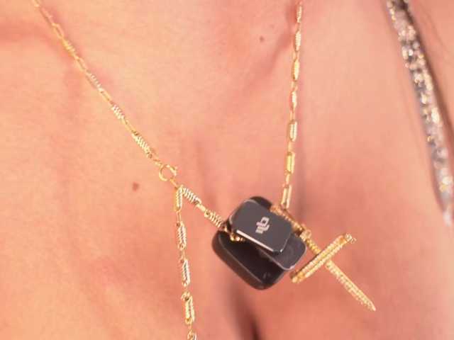 SolAvelar live cam on BongaCams
