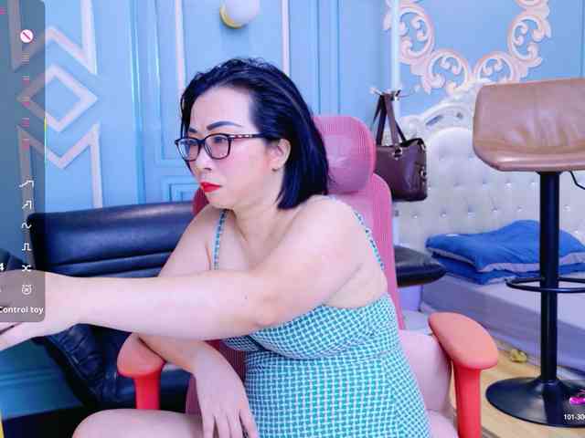 LucianaMeca webcam