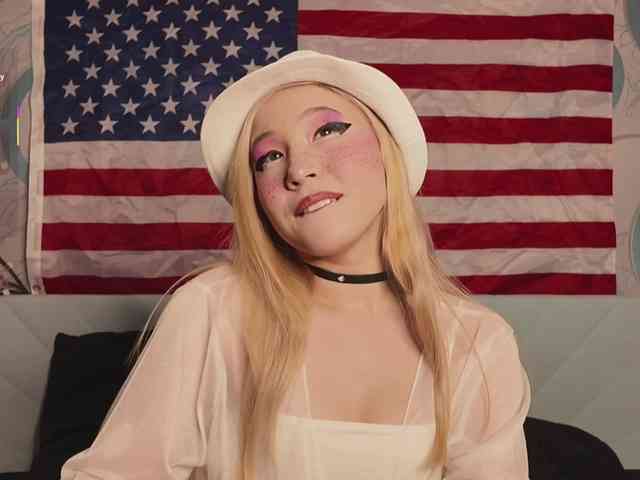 PussyRose webcam