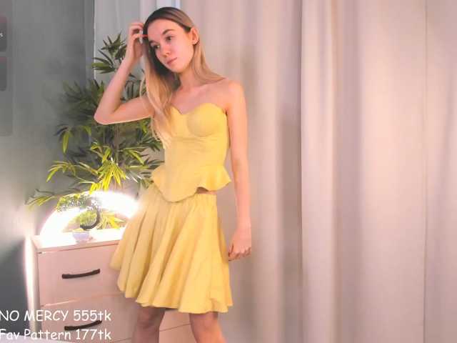 WhiteKelly, live now on BongaCams