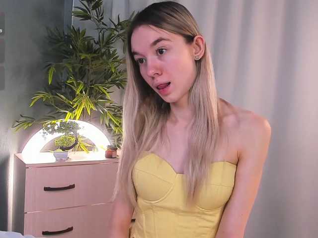 WhiteKelly live cam on BongaCams