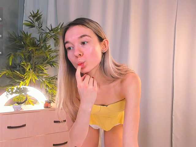 WhiteKelly live cam on BongaCams