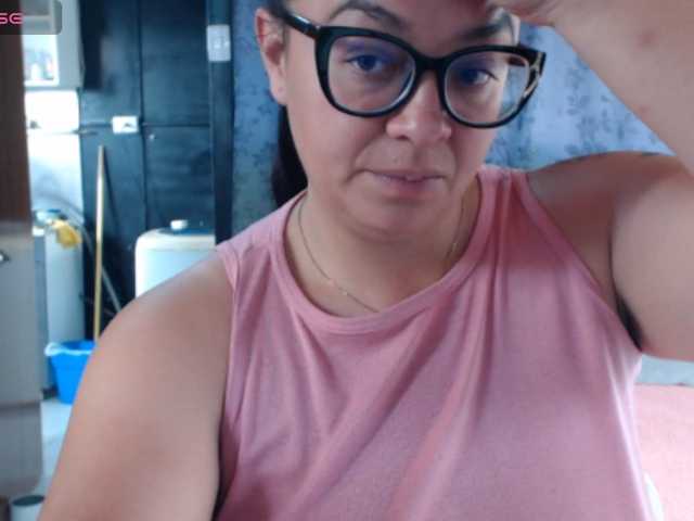miia-1bigboobs live cam on BongaCams