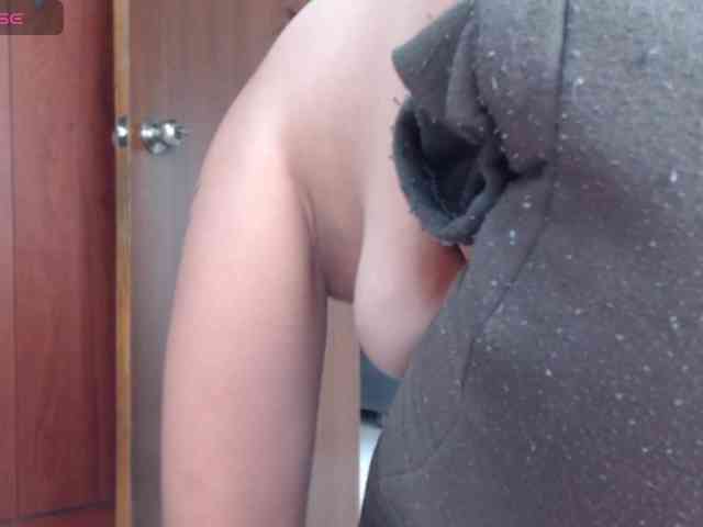 miia-1bigass webcam