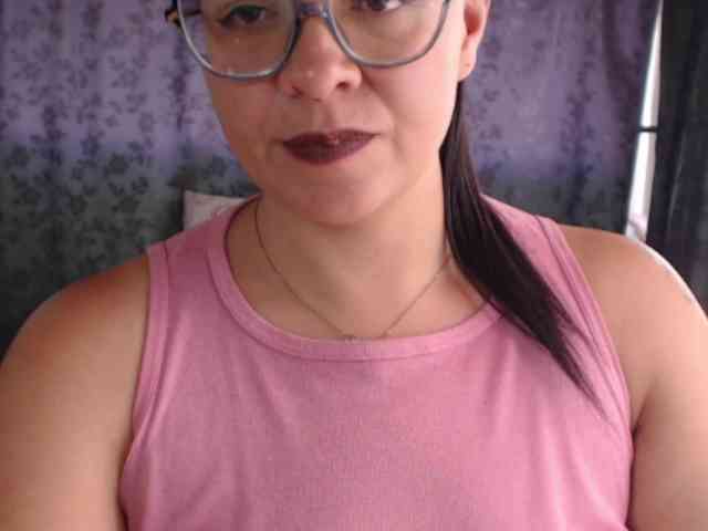 miia-1bigass webcam
