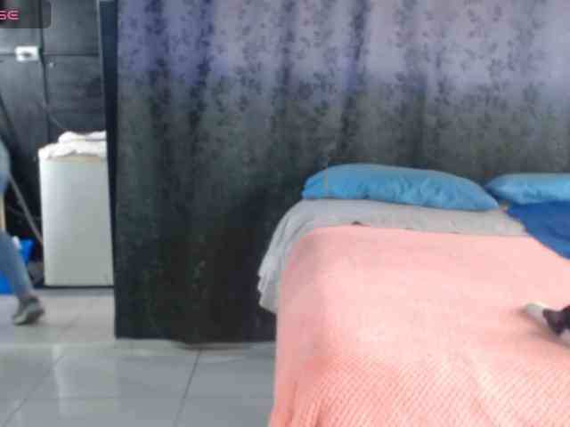 miia-1bigass webcam